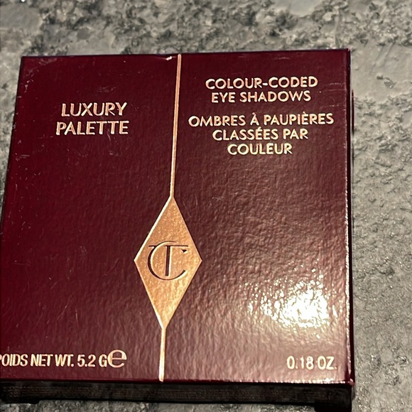 Charlotte Tilbury Luxury Palette Colour Coded Eye Shadows in The Vintage Vamp - Picture 7 of 11